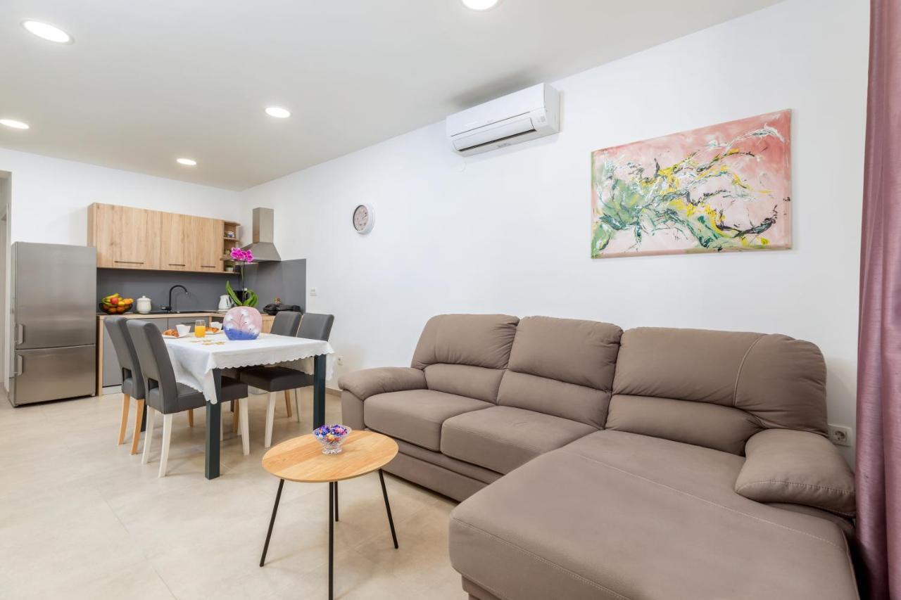 Apartment Lorilu Pola Esterno foto